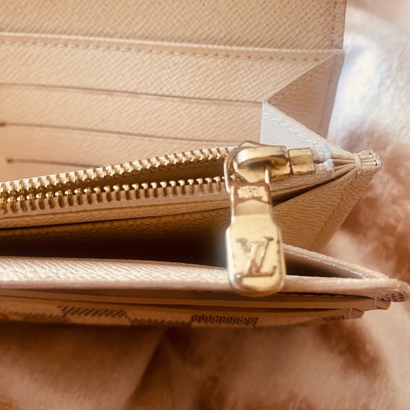 Louis Vuitton Damier Azur Wallet - Cream and Blue (Sarah Wallet) - Picture 6 of 12